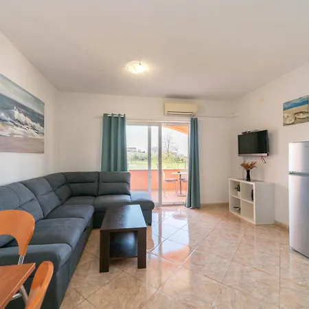 Thomas Apartment