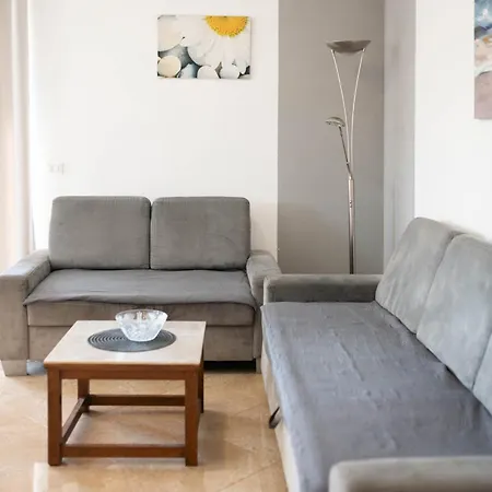 Thomas Apartment *